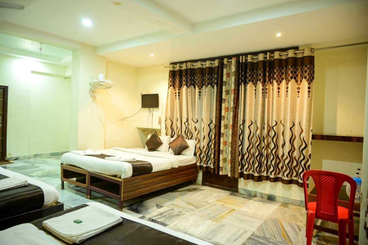 Hotel Sachidanand شيردي المظهر الخارجي الصورة