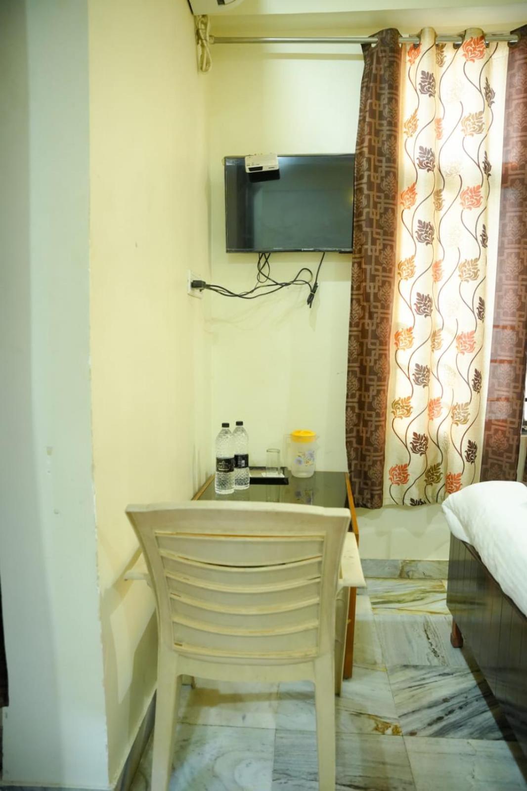 Hotel Sachidanand شيردي المظهر الخارجي الصورة