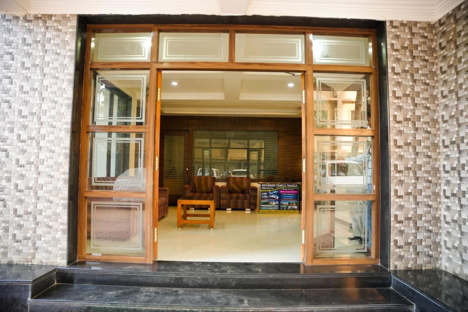 Hotel Sachidanand شيردي المظهر الخارجي الصورة