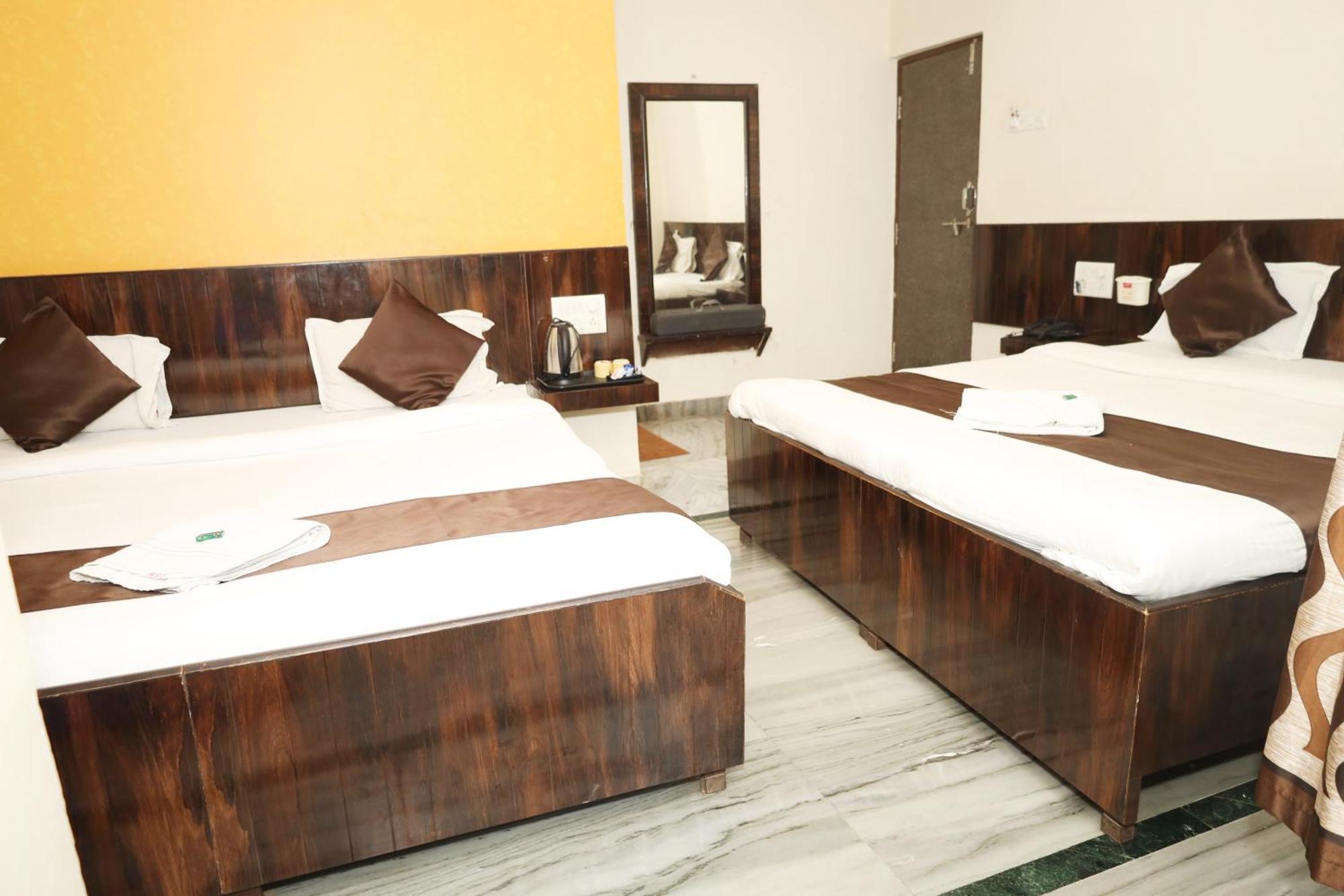 Hotel Sachidanand شيردي المظهر الخارجي الصورة