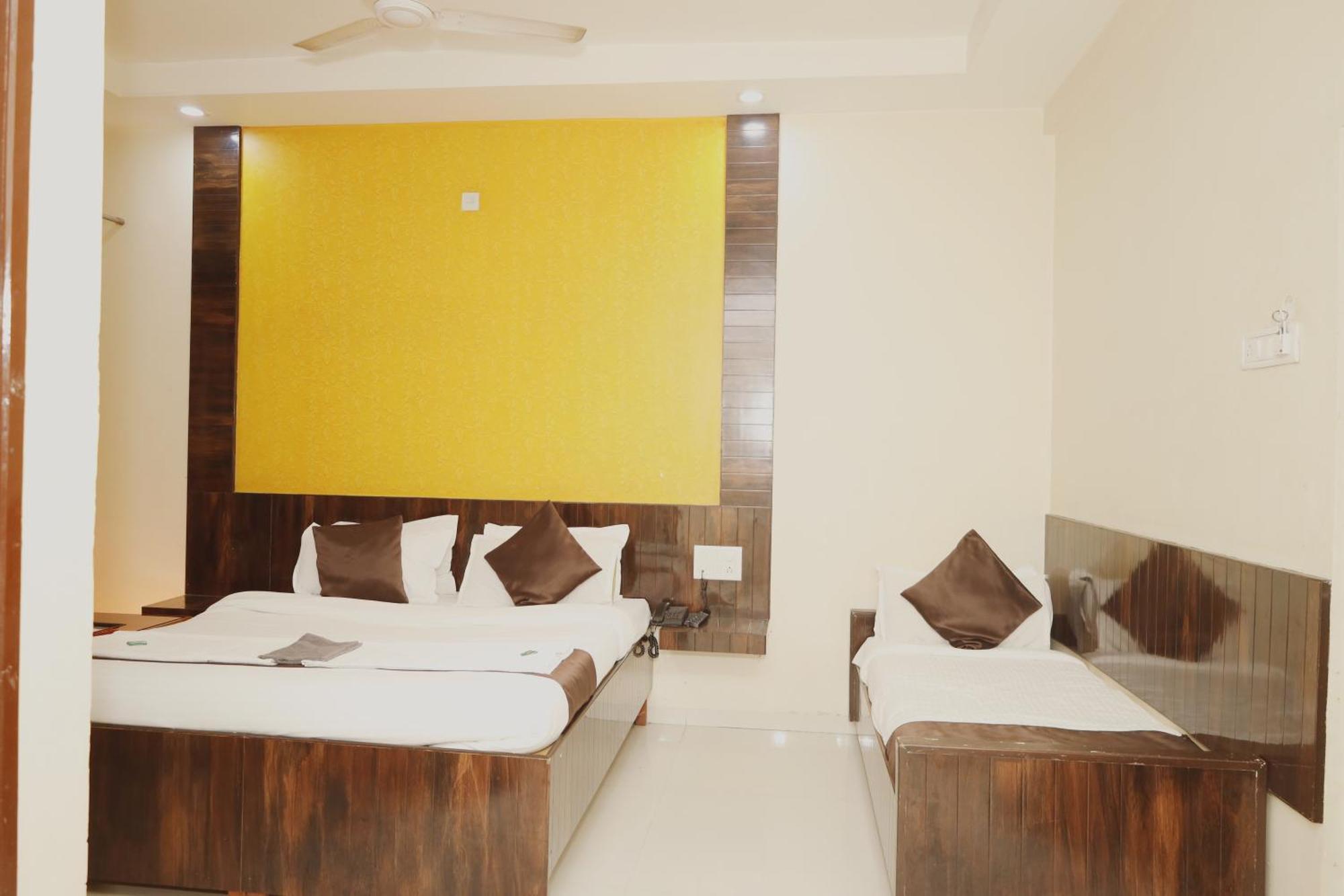 Hotel Sachidanand شيردي المظهر الخارجي الصورة