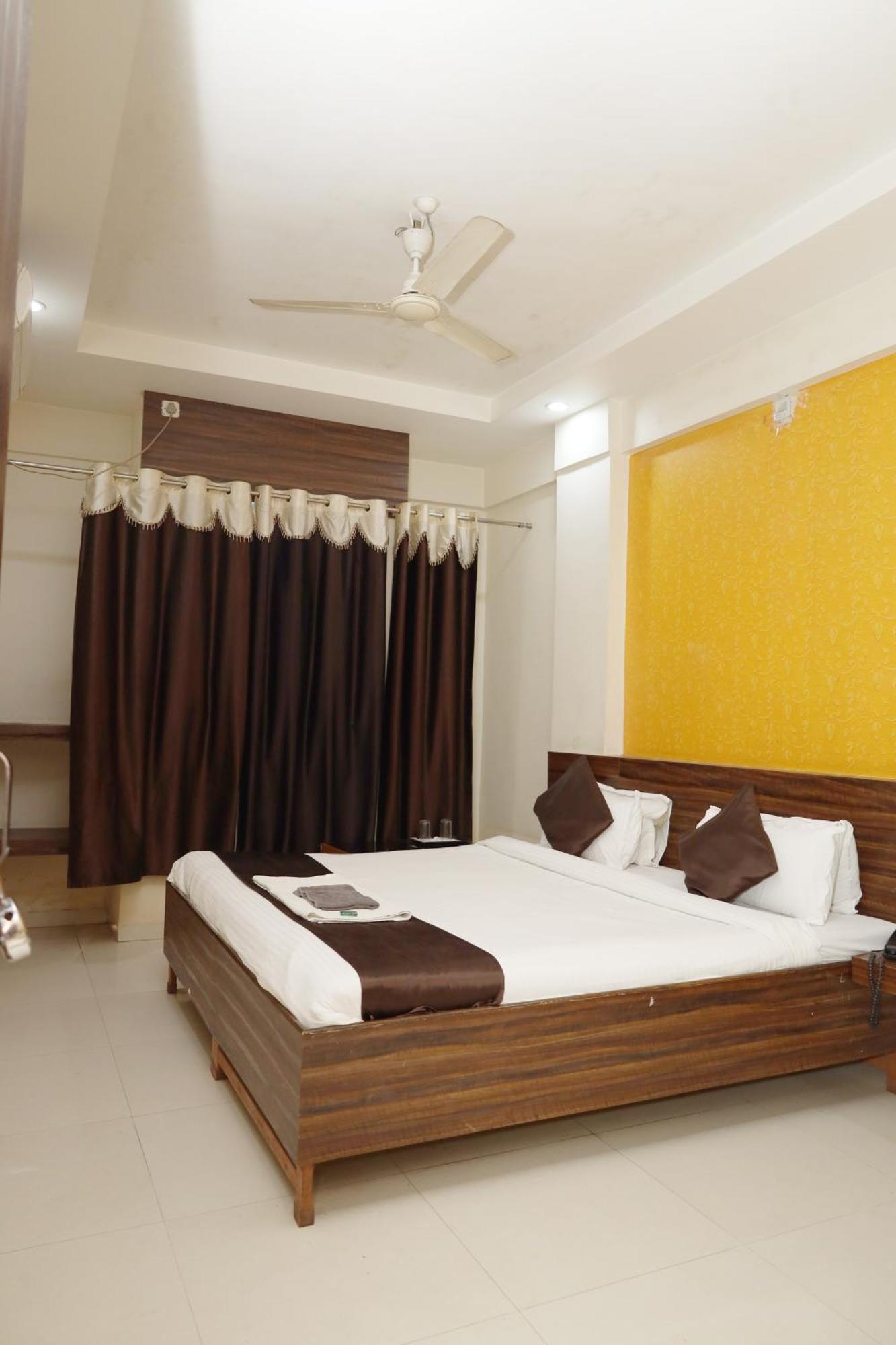Hotel Sachidanand شيردي المظهر الخارجي الصورة