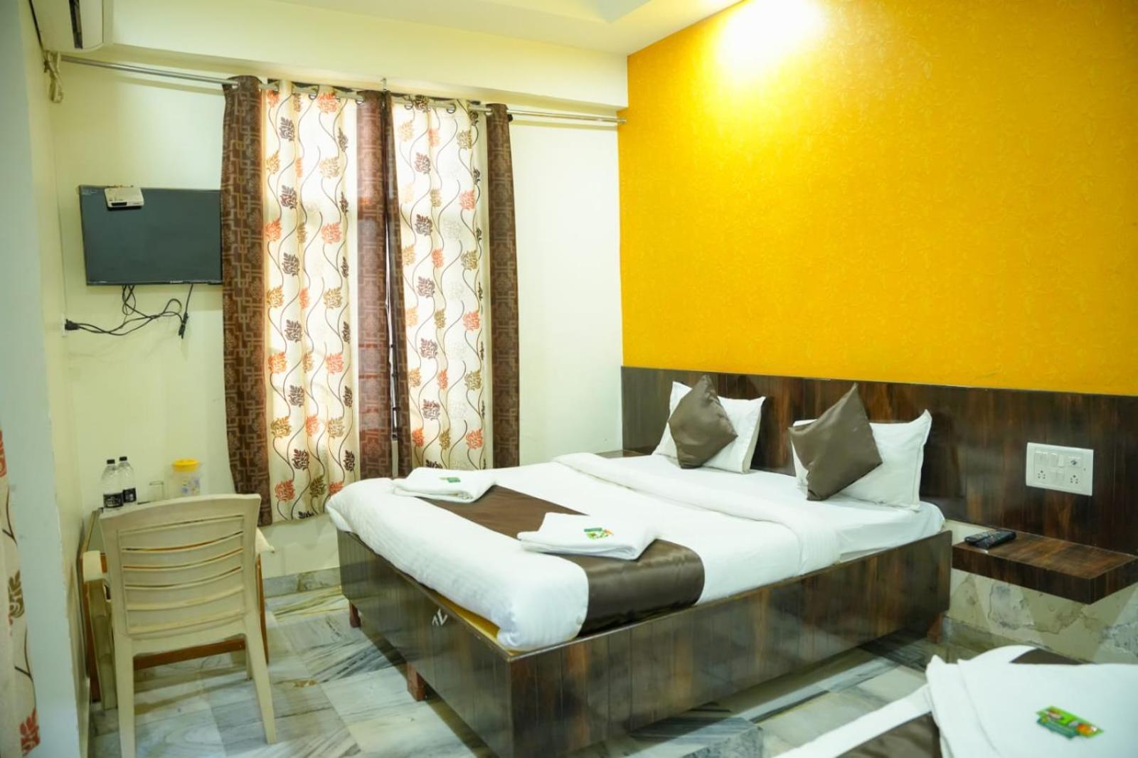 Hotel Sachidanand شيردي المظهر الخارجي الصورة
