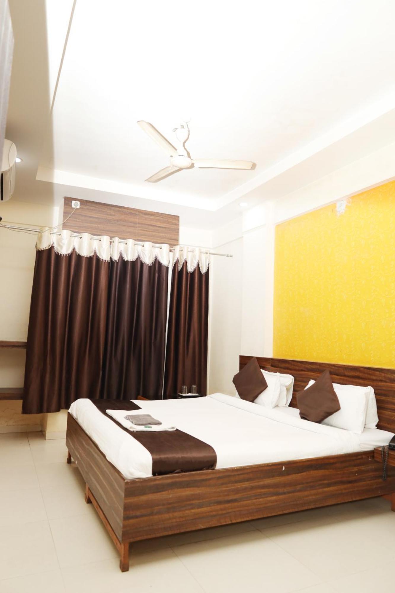 Hotel Sachidanand شيردي المظهر الخارجي الصورة