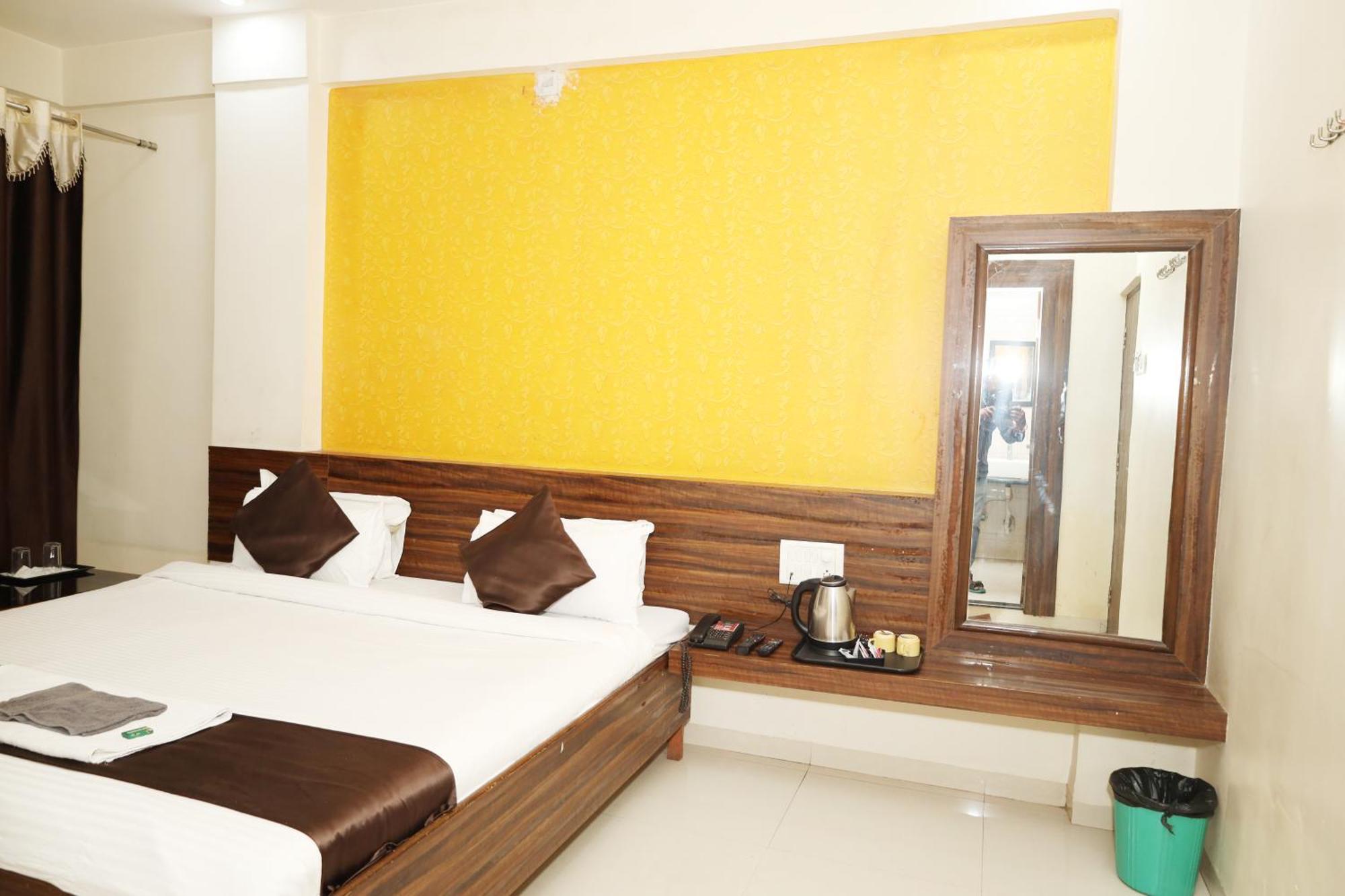 Hotel Sachidanand شيردي المظهر الخارجي الصورة